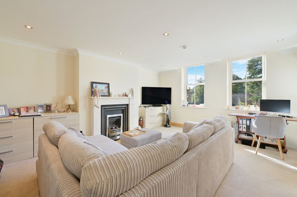 Property photo 2 of 9 Picture No. 35