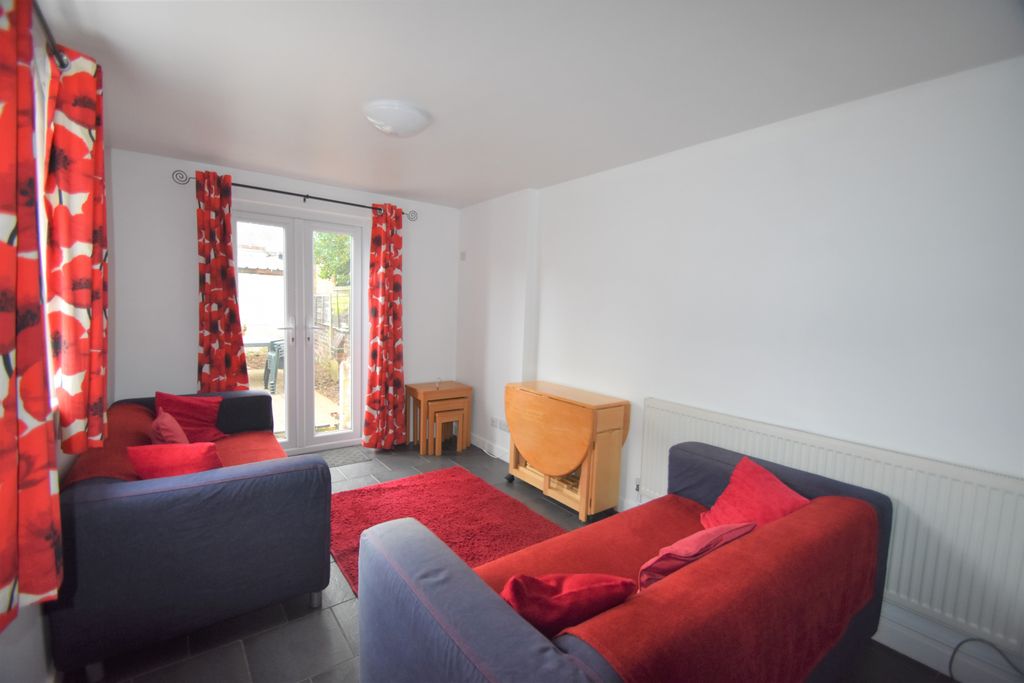 Property photo 3 of 13 Photo 03