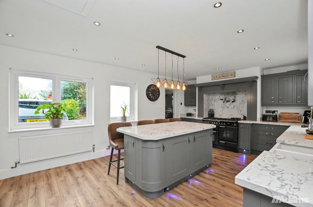 Property photo 2 of 66
