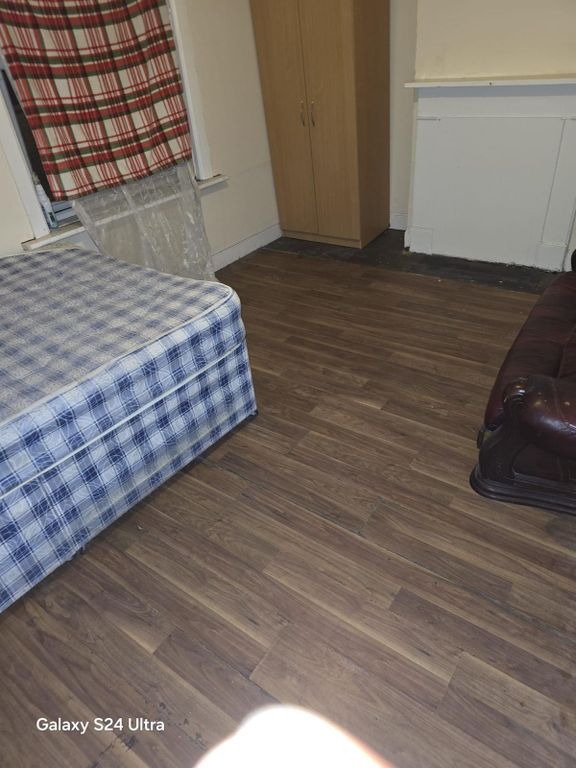 Property photo 1 of 2