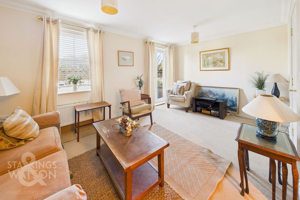 Property photo 2 of 23