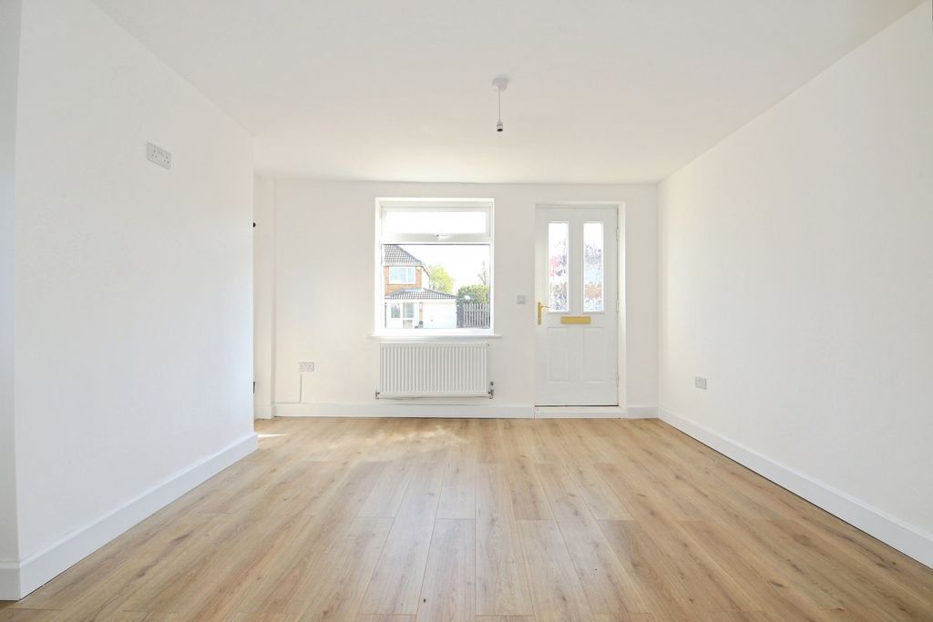 Property photo 3 of 14 Pbox-Img.Jpg