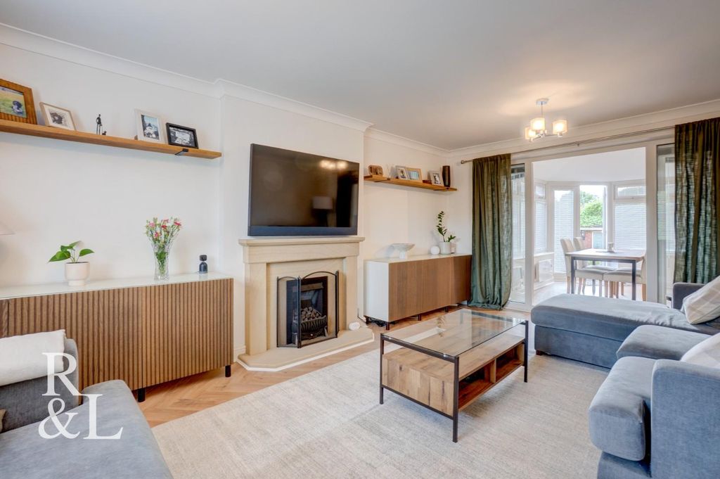 Property photo 2 of 33 Royston&Lund (30).Jpg