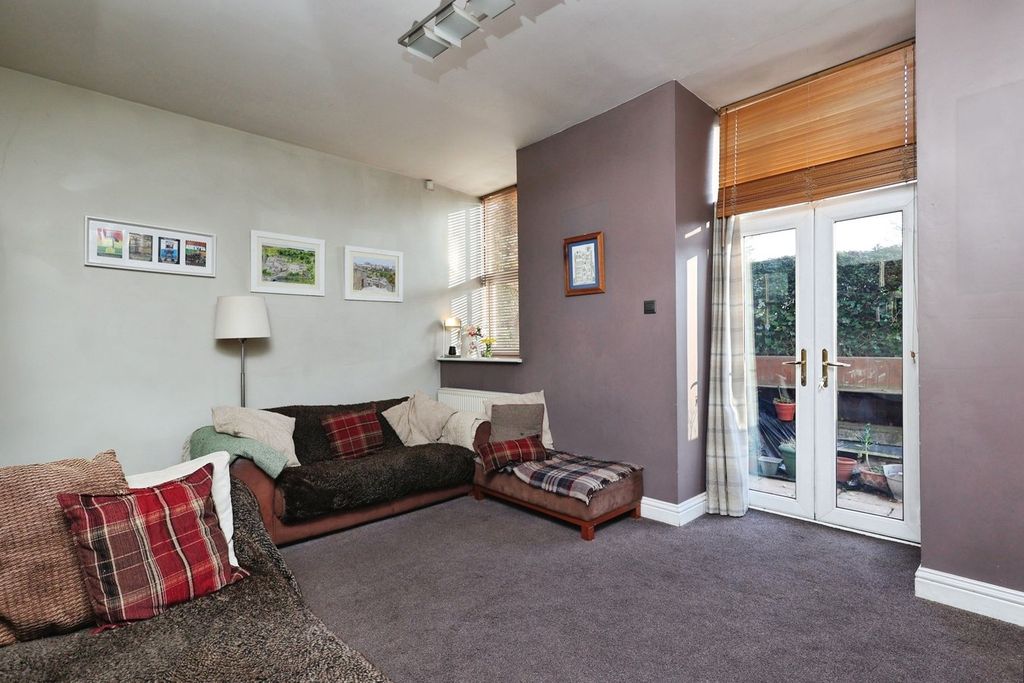 Property photo 3 of 21