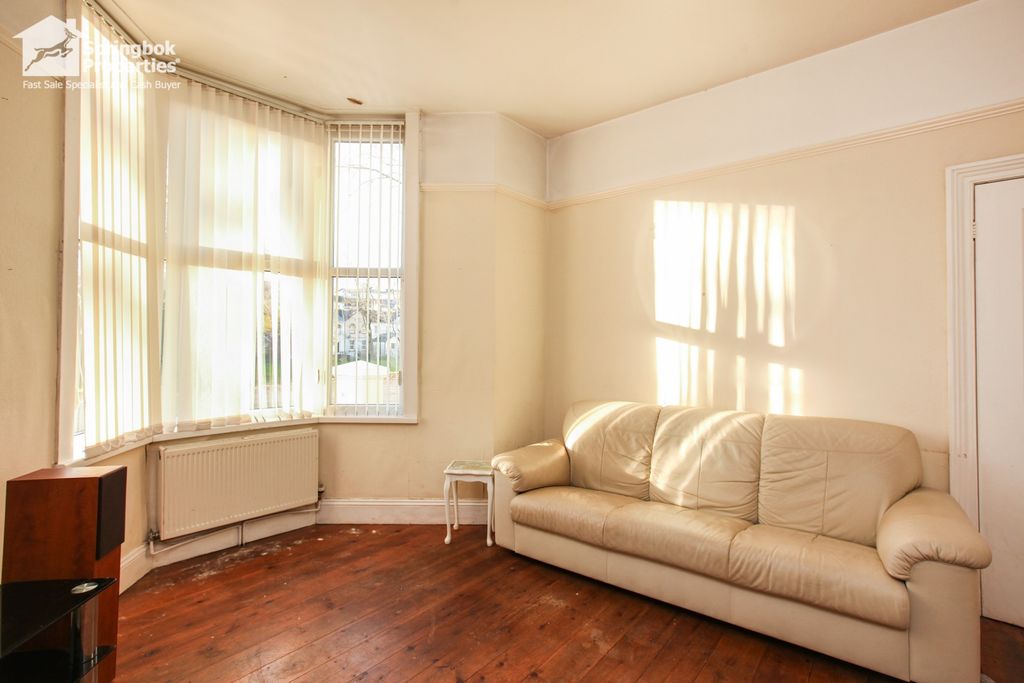 Property photo 3 of 17 Image 2