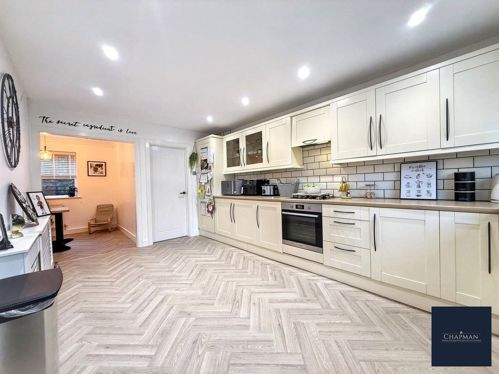 Property photo 2 of 30