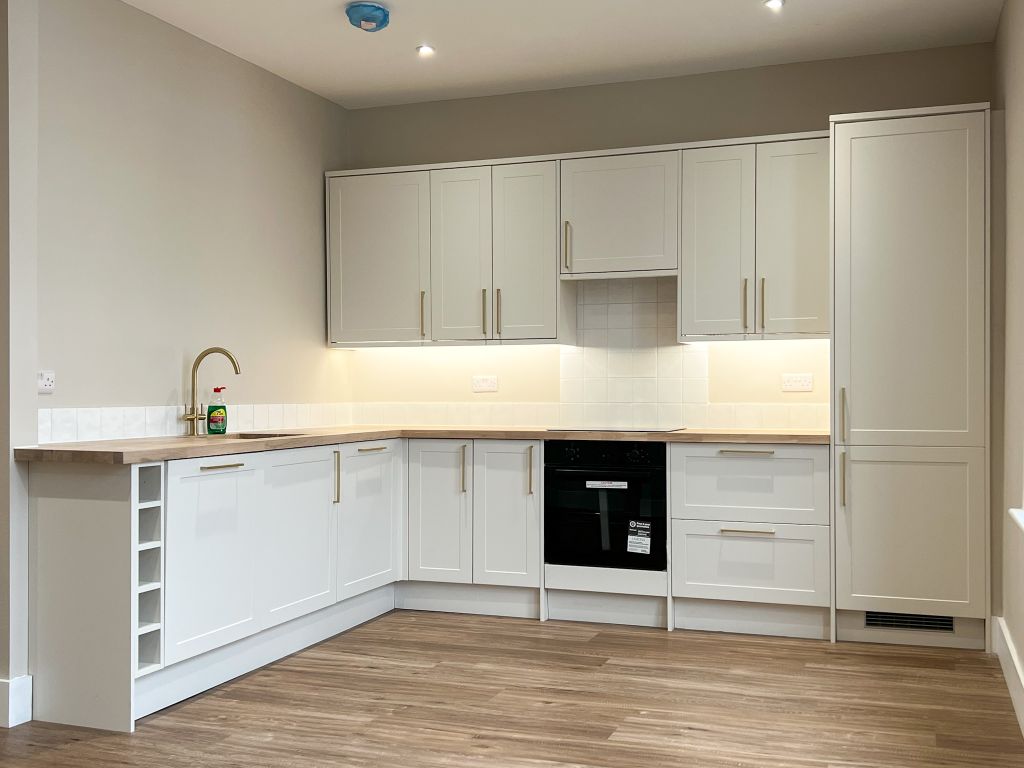 Property photo 2 of 25