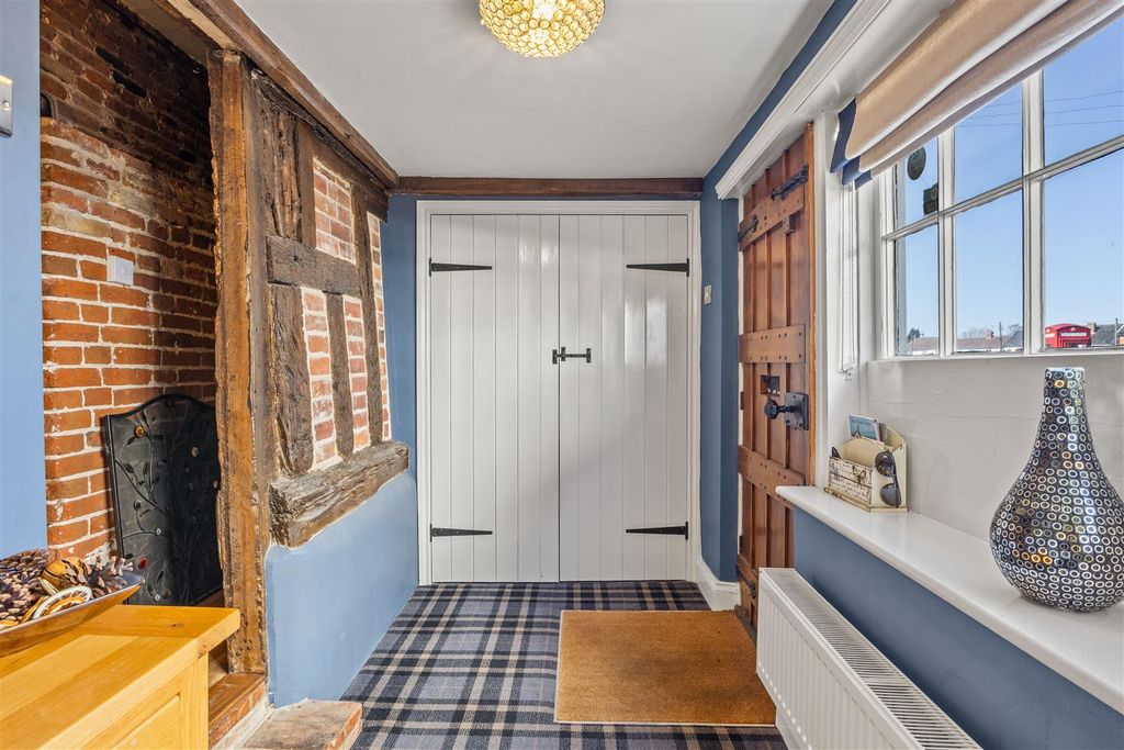 Property photo 2 of 18