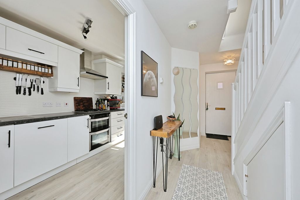 Property photo 2 of 15 Pbox-Img.Jpg