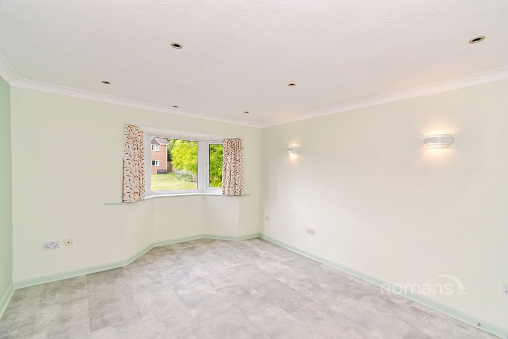Property photo 3 of 11 Pbox-Img.Jpg