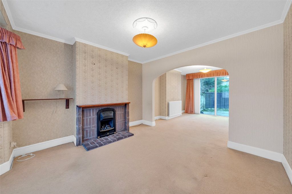 Property photo 3 of 17 Living Room