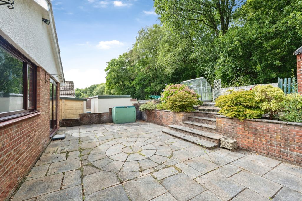 Property photo 2 of 21