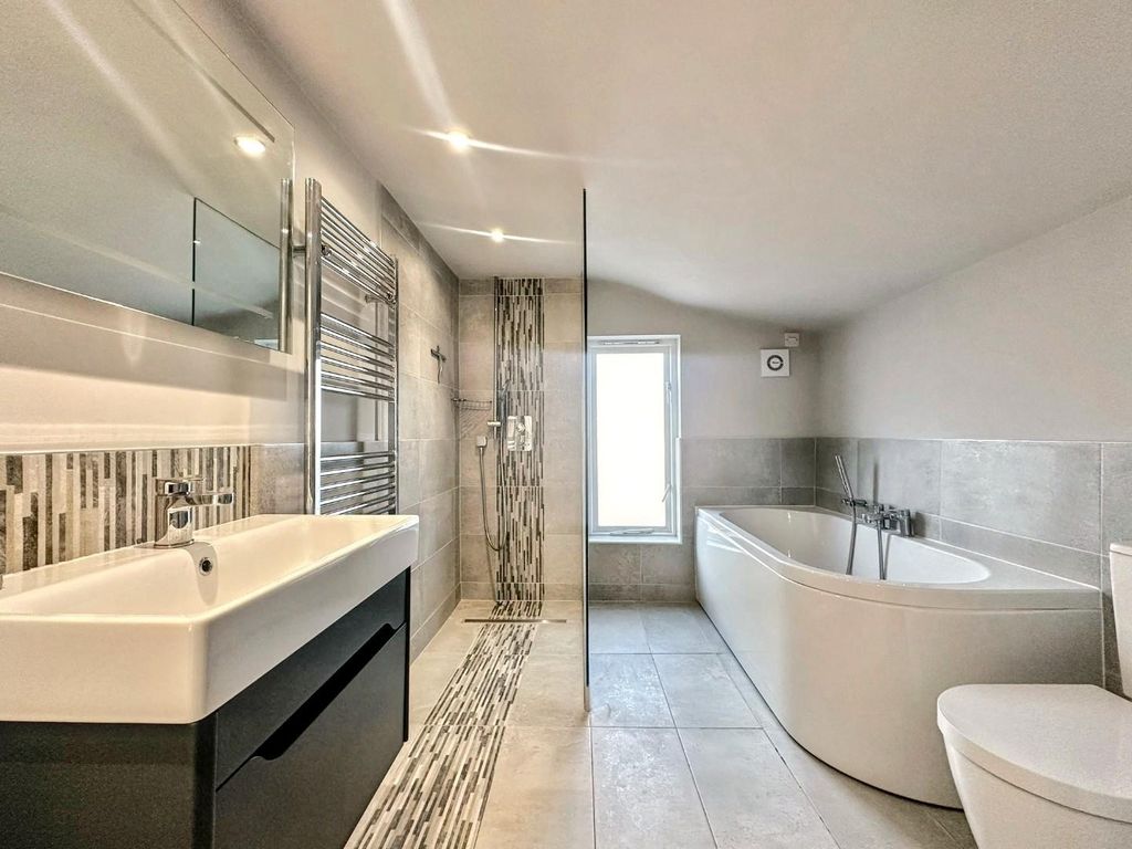 Property photo 2 of 16 Whatsapp Image 20251203 At 113936_Ea823d5F.Jpg