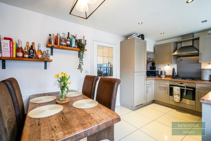 Property photo 2 of 17 Photo 11