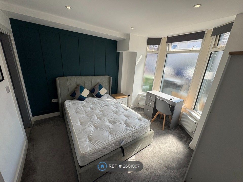 Property photo 1 of 8 Bedroom