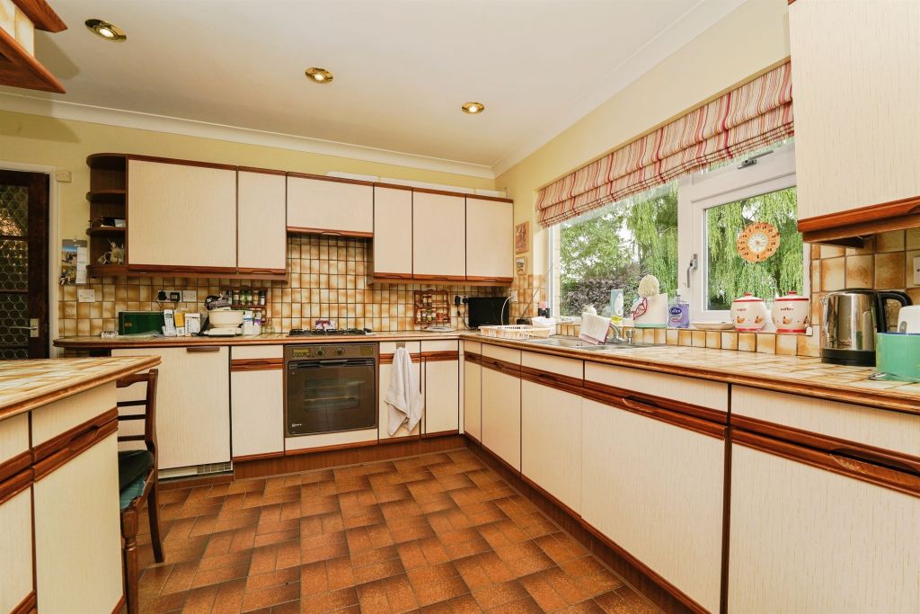 Property photo 2 of 17