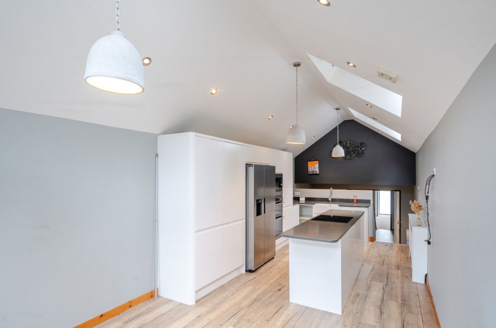Property photo 2 of 17 Best Sales And Letting Agent Sheffield