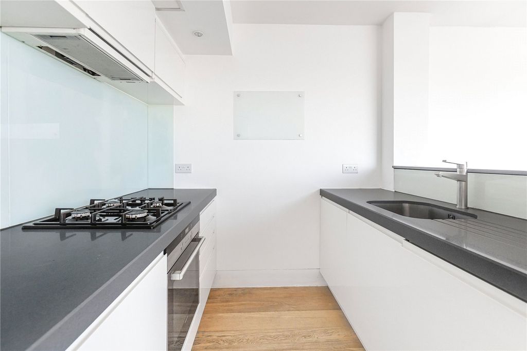 Property photo 2 of 17 Picture No. 36