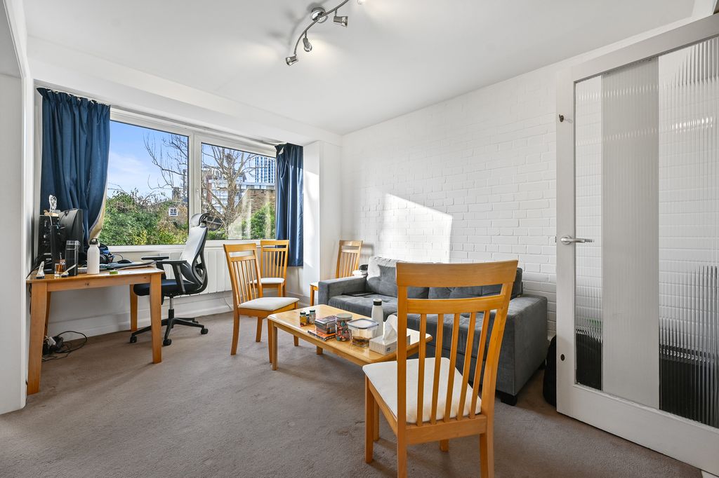 Property photo 2 of 8