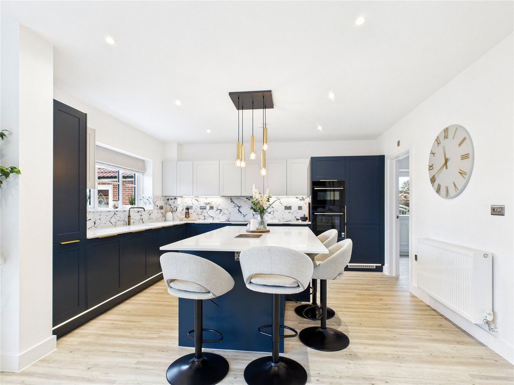 Property photo 2 of 27 Picture No. 02