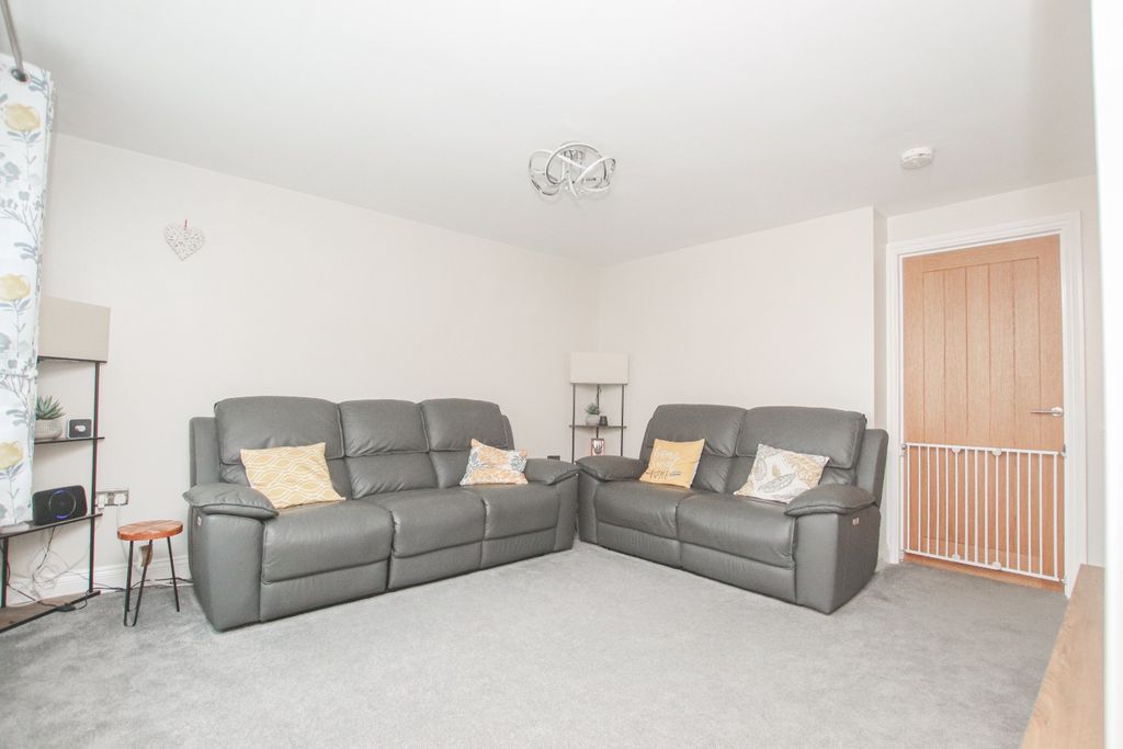 Property photo 3 of 18 4659262