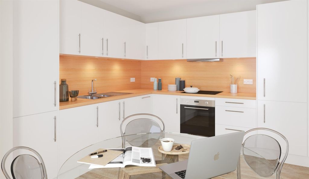 Property photo 3 of 6 Kitchen/Dining