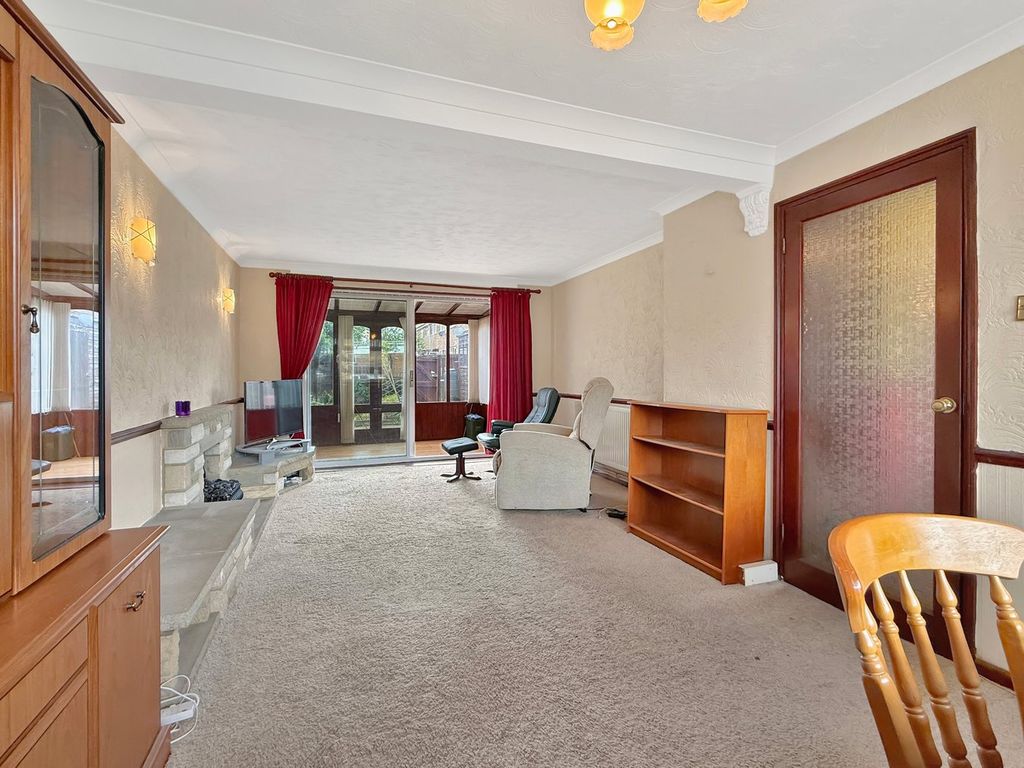 Property photo 2 of 16