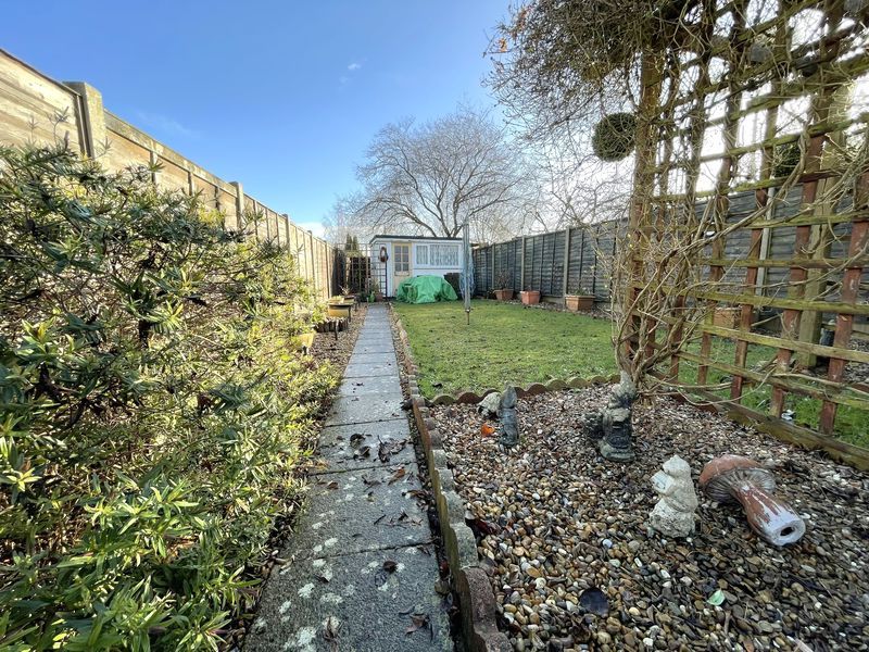 Property photo 2 of 19 Manor Road