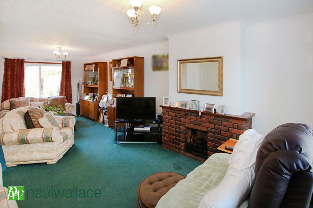 Property photo 2 of 11 Lounge