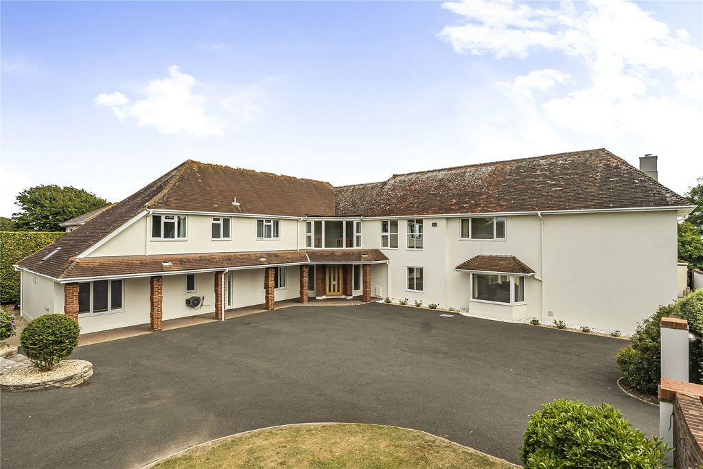 Property photo 2 of 26 Picture No. 58