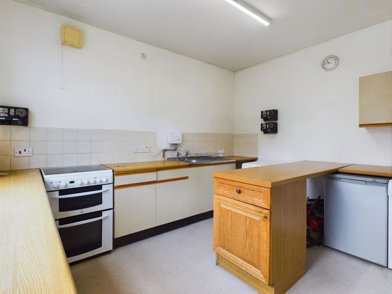 Property photo 3 of 16 Kitchen