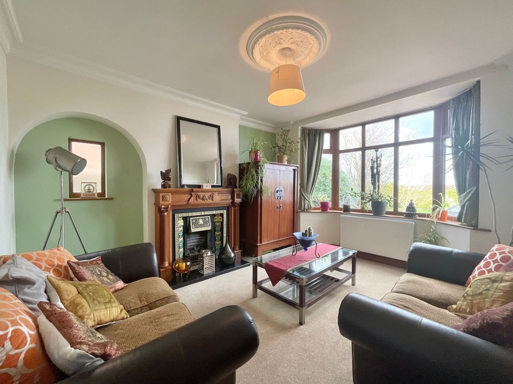 Property photo 2 of 25