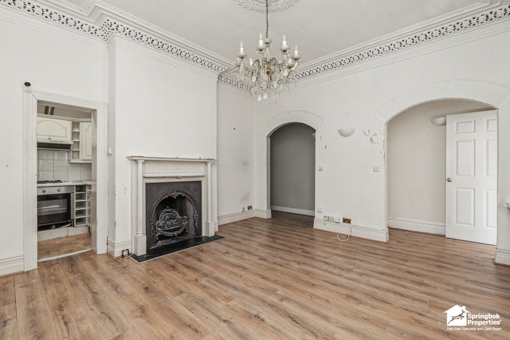 Property photo 2 of 11 Image 1