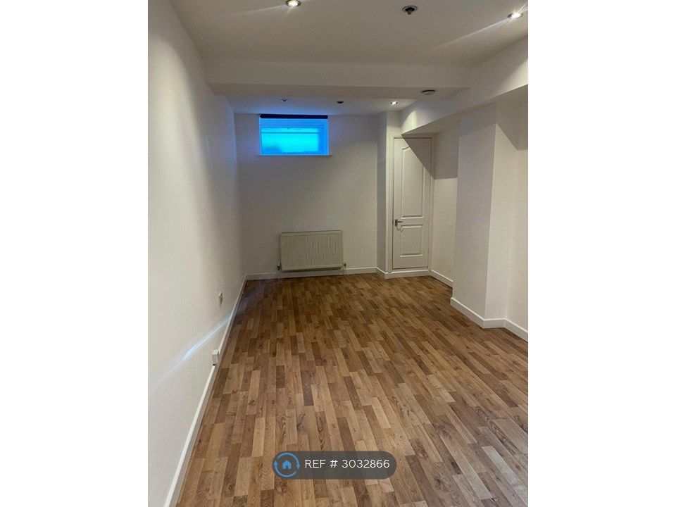 Property photo 1 of 2