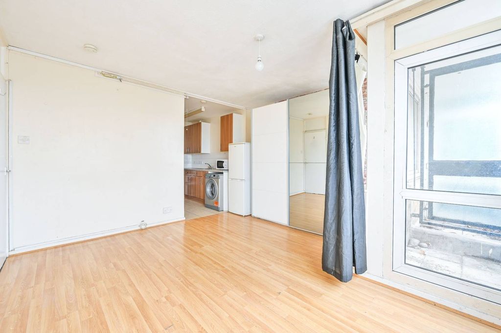 Property photo 3 of 10