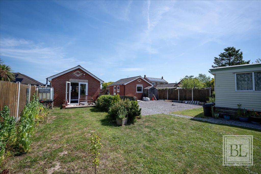 Property photo 2 of 25