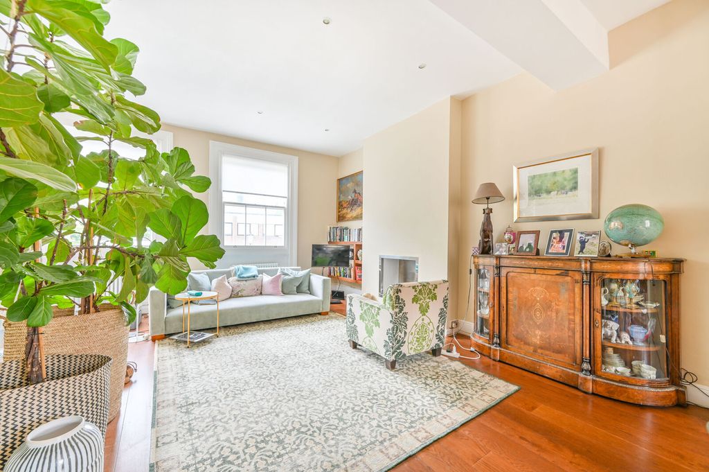 Property photo 3 of 17