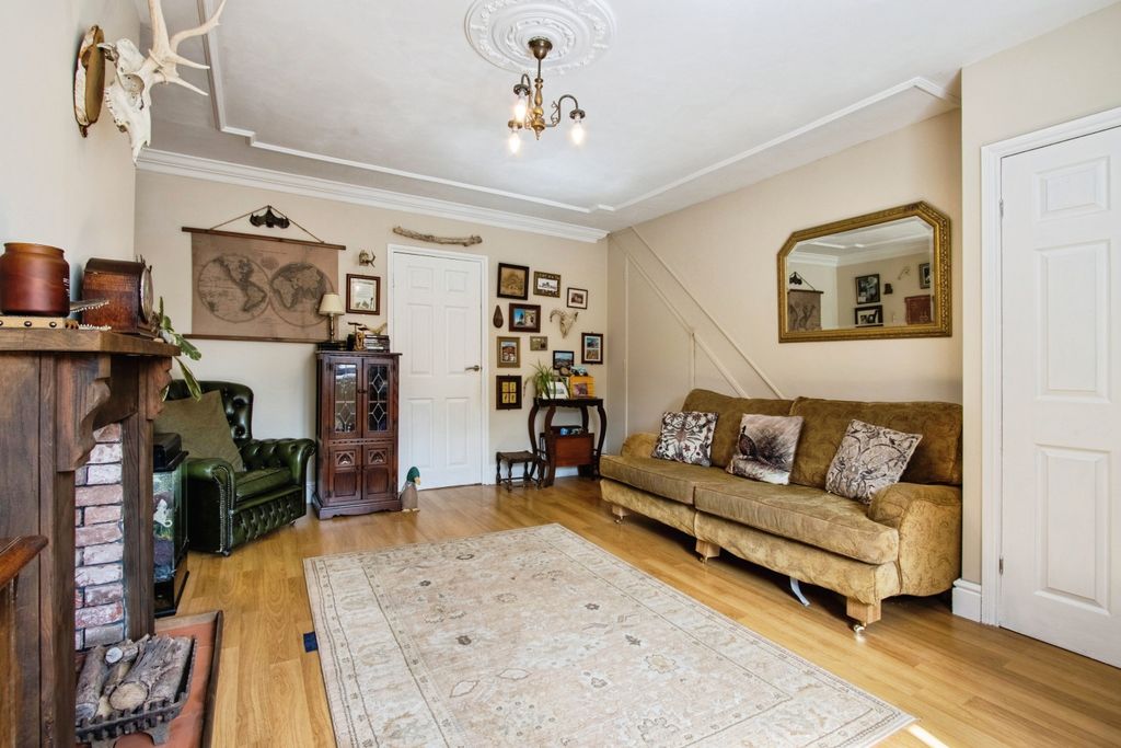 Property photo 2 of 15 Living Room