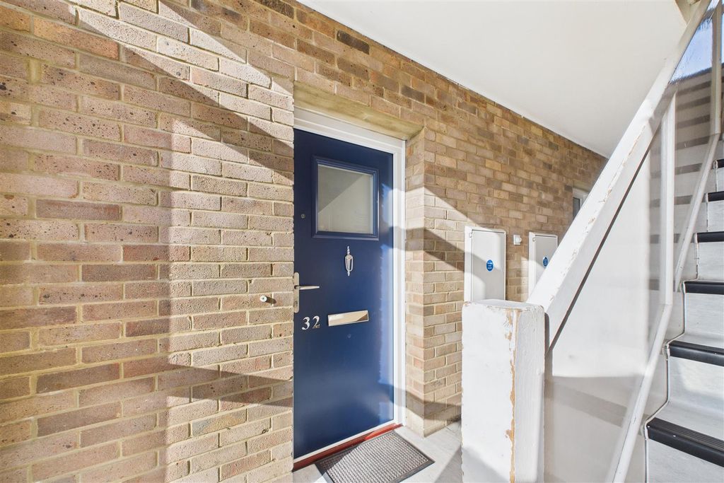 Property photo 2 of 10 Cam01894G0-Pr0263-Still005.Jpg