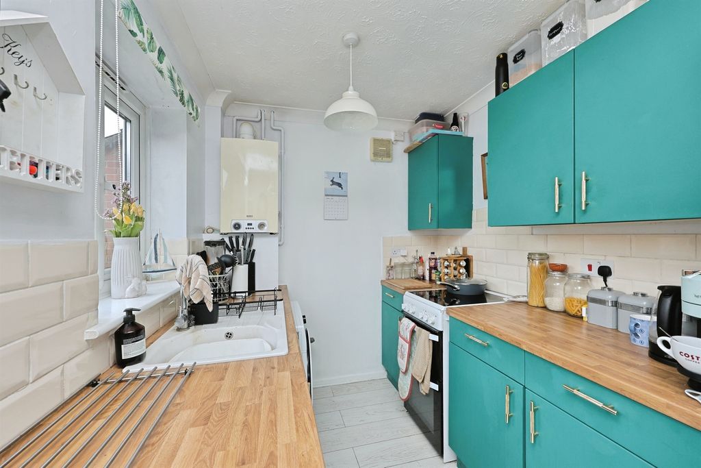 Property photo 2 of 14