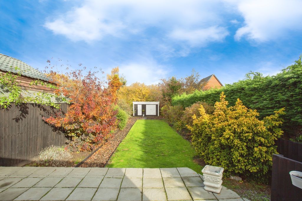 Property photo 2 of 18 ee47Ef97-Mw-9260