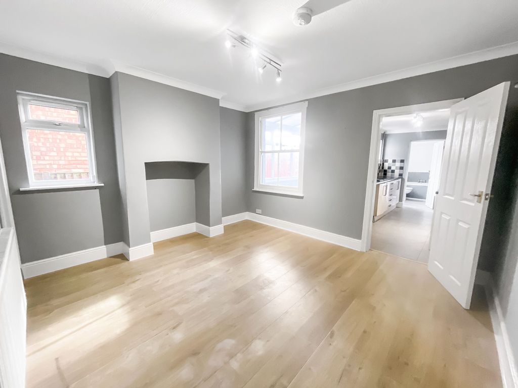 Property photo 2 of 22 Lounge