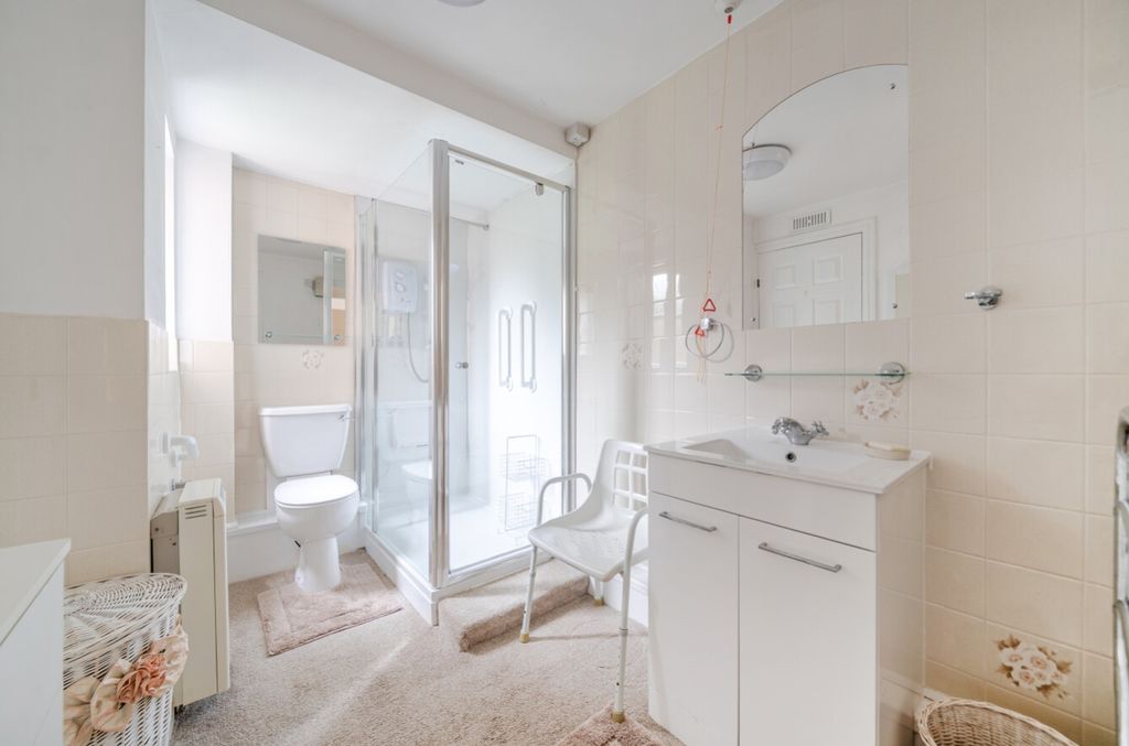 Additional image 7 of 2 bed flat for saleOrchard Court Neville Turner Way, Waltham, Grimsby, Lincolnshire DN37