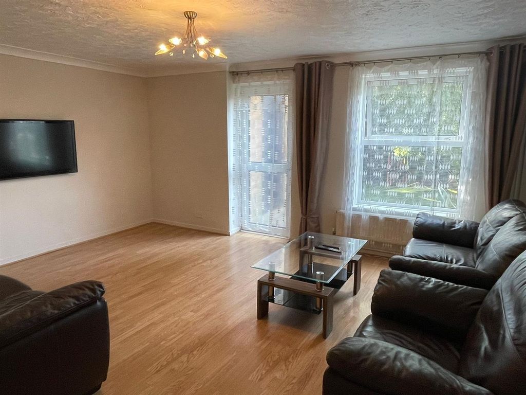 Property photo 2 of 9 Living Room.Jpg