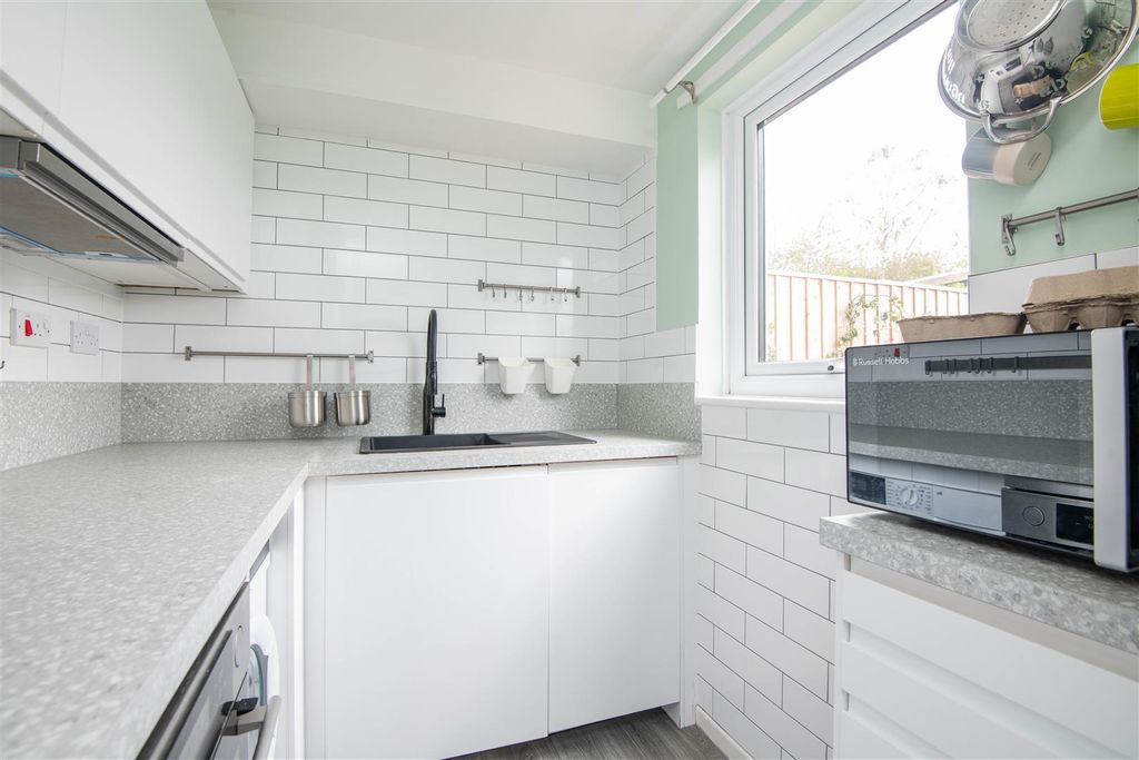 Property photo 3 of 15 Kitchen