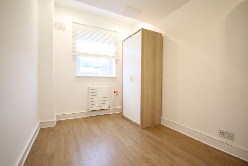 Property photo 3 of 7 Bedroom