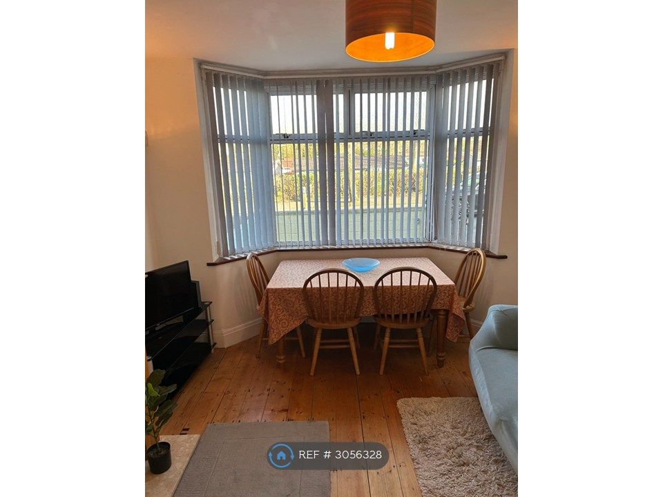 Property photo 2 of 32