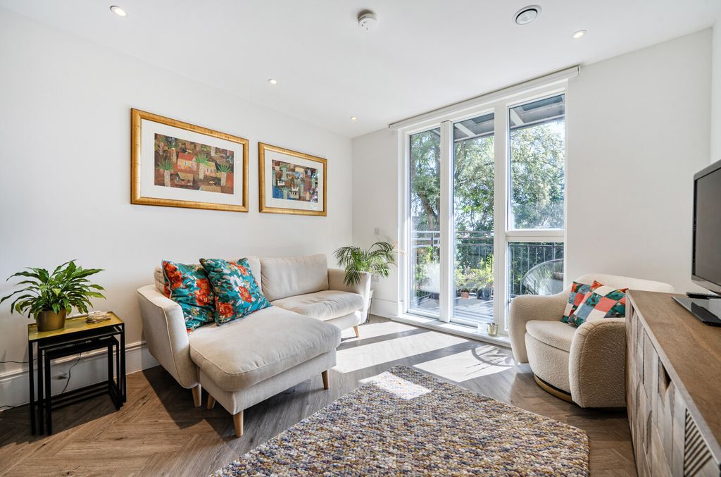 Property photo 3 of 9 1458629-7-6A16Ad7...