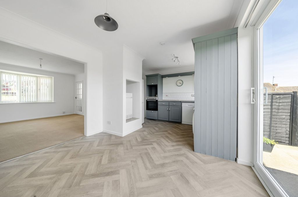 Property photo 3 of 31 1466457-2-6A10B16...