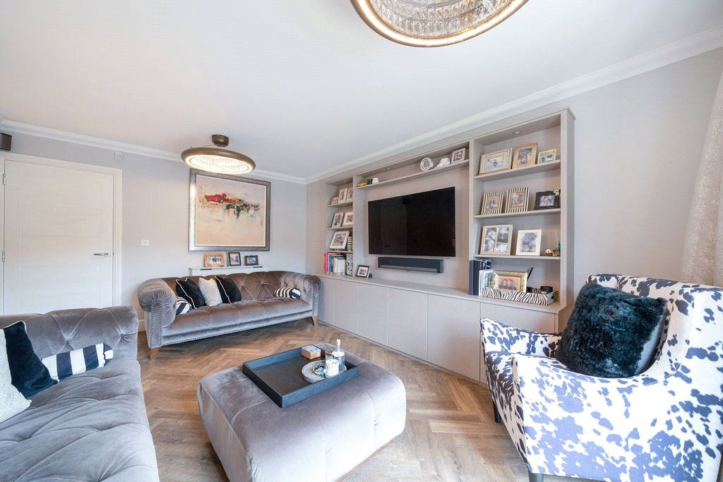 Property photo 2 of 28 Picture No. 15